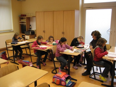 hausaufgabenraum-I-399x299x95 Kinder bei der Hausaufgabenbetreuung